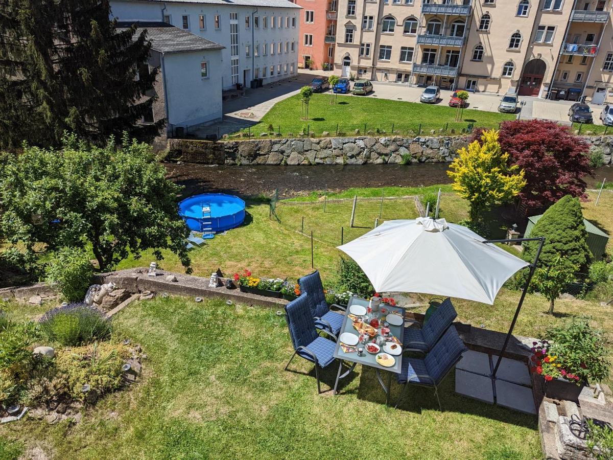 Apartmán Urlaubstraum Mit Pool, Terrasse & Fluss Im Garten - Ut Sebnitz Exteriér fotografie